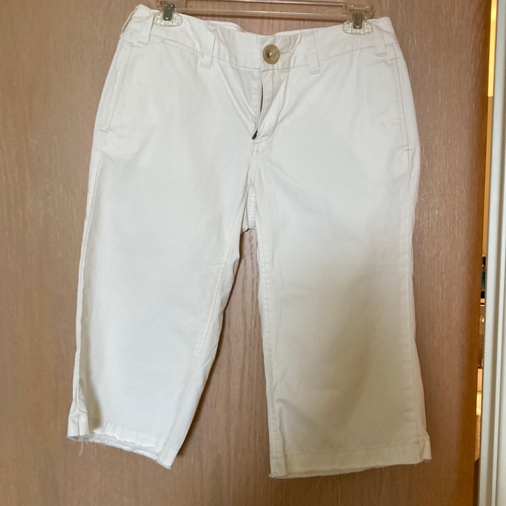 Banana Republic 100% cotton cream clam digger capris